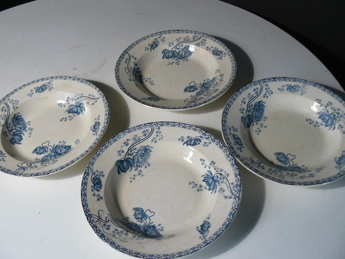 Magnifique lot assiettes - 4,