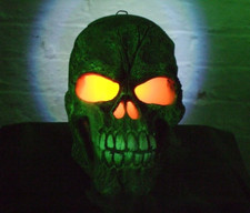 Quality WallMart / ASDA Skull Fogger 2006 Halloween Prop -?Hauntingly Good?