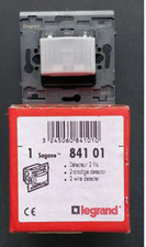 LEGRAND SAGANE Interrupteur automatique à dérogation 2 fils 84101 - 40 à 300w 