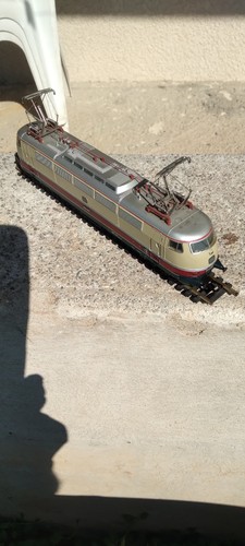 Locomotive electrique - ,