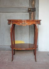 Table en marqueterie avec