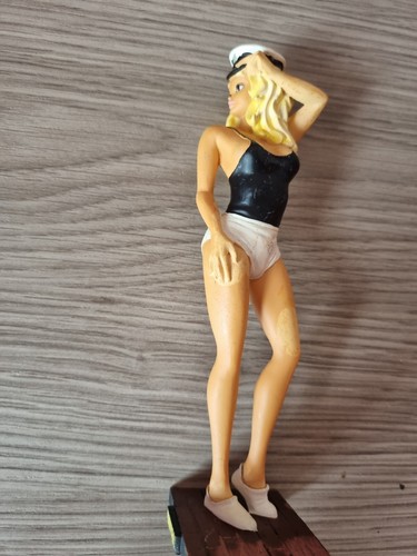 Figurine manara - manara,
