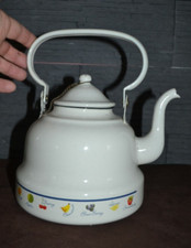 Belle bouilloire en métal