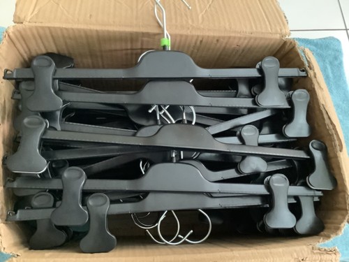 Lot cintres pince - cintres, a