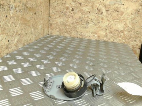 Trappe essence toyota yaris - toyota,