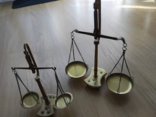 Lot de deux balances anciennes
