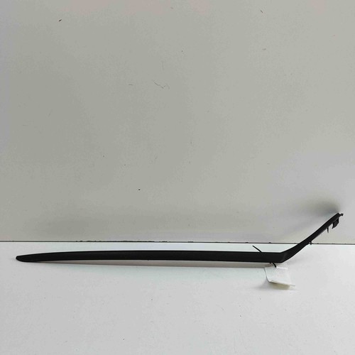 Garniture verticale droite - , de