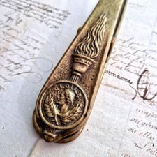 Pince à courrier « Flamme