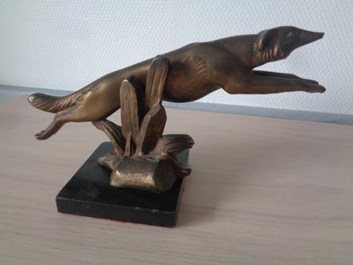 Sculpture chien levrier - chien,