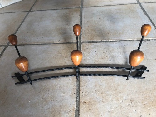 Ancien porte manteau fer - porte,
