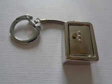 ANCIEN PORTE CLE  METAL