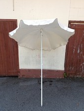 Parasol ancien en tissu beige
