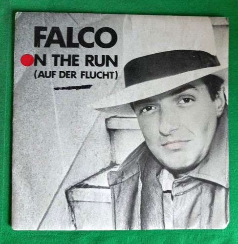 Vinyl falco on - t,