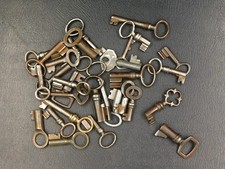 old, lot of 30 small keys, padlock, furniture, box, box, lock, key, key