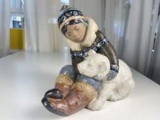 Figurine en porcelaine de