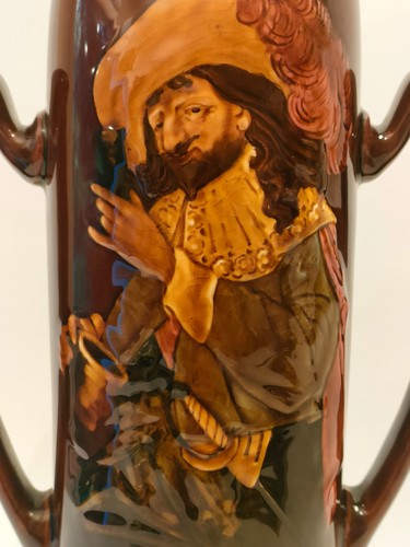 Royal doulton tres rare vase - tres,
