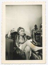 Original Photo Snapshot Woman or Transvestite Sexy Cigarette Pose - SA763