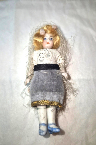 Poupée mignonnette ancienne - poupée,