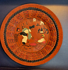 Assiette murale en bois peinte