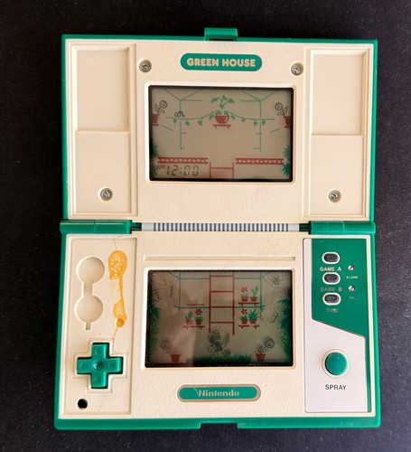 Nintendo game watch - game, green