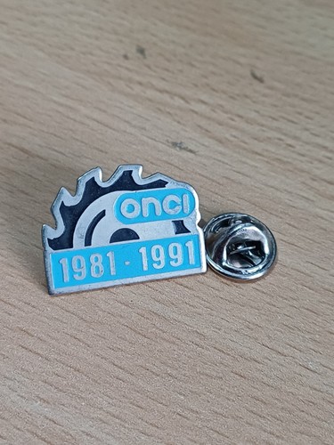 Pin broche badge - (b3),