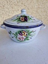 Casserole ancienne en tôle