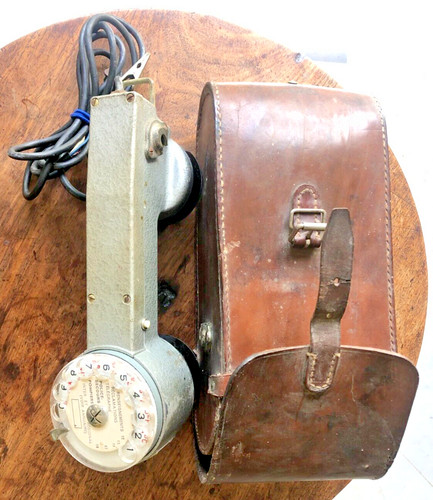 Ancien téléphone essai - ancien, d'essai