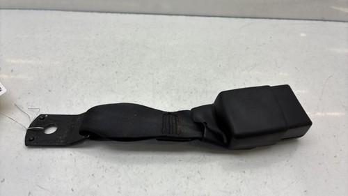 Attache ceinture arriere