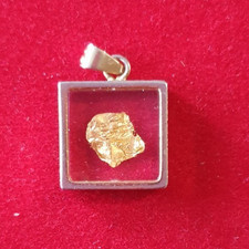 PENDENTIF - FEUILLE D'OR SIGNE VB