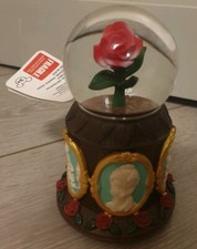 SNOW GLOBE / Boule à neige