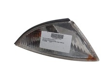 MB952158 feu avant droit