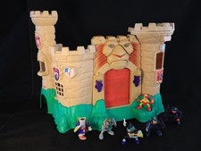 Great Adventures Château/Tour Lion 77198 Fisher Price, 6 figurines, lumière et