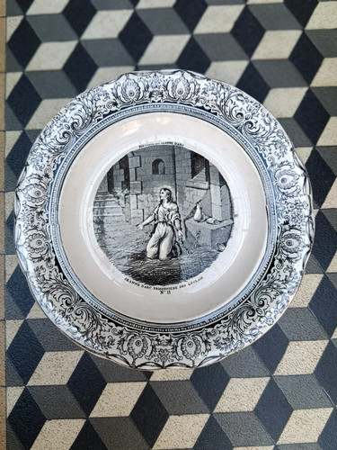 Assiette parlante ancienne