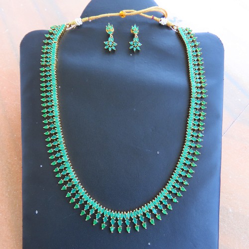 Lot parure bijoux - de,