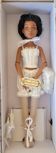 Ellowyne wilde doll - doll,