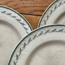 Lot de 3 grandes assiettes Gien modèle Angoulême porcelaine terre de fer XIXe s.