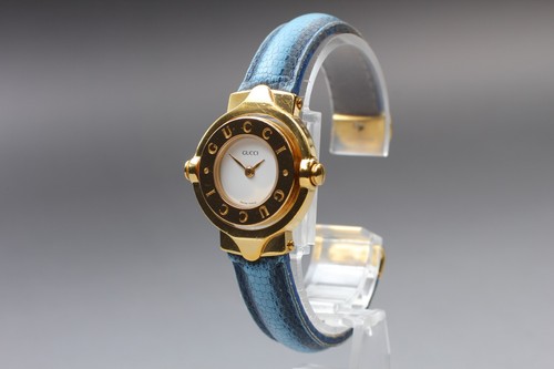 Exc montre à - [exc+5],