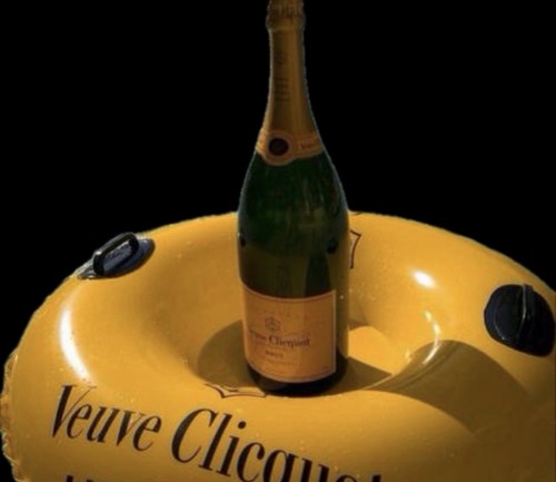 Veuve clicquot snow - veuve, water