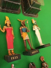 21 Figurines "Divinités