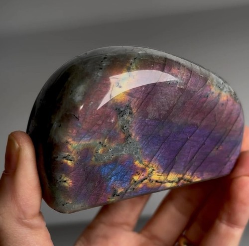 High grade flashy labradorite - flashy,