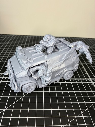 Voiture épave ork miniature - ork,