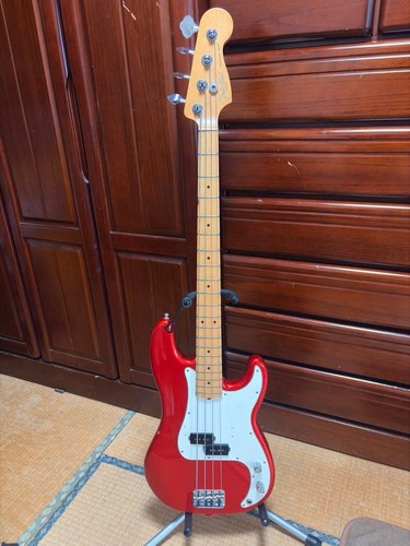 Guitare basse - /,