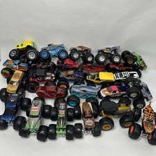 Lot of 9 Random Hot Wheels Monster Jam Monster Truck 1:64 Grave Digger