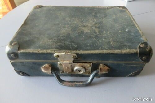 Ancienne valise rétro
