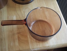 Casserole avec un bec verseur