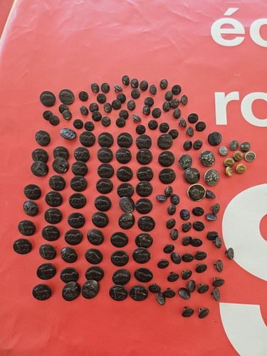 Lot 160 boutons - lot,