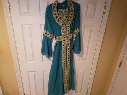Beautiful two piece - , middle