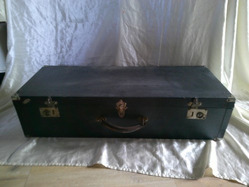 Ancienne grande valise - , en