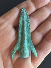 Très belle pointe de flèche