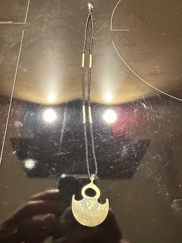 Collier ethnique perles noires